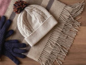 In inverno, il cappello è indispensabile per ripararsi dal freddo